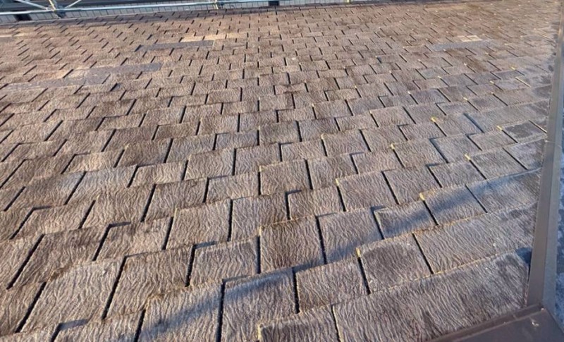 割れたスレートの差し替え工事が完了　全景